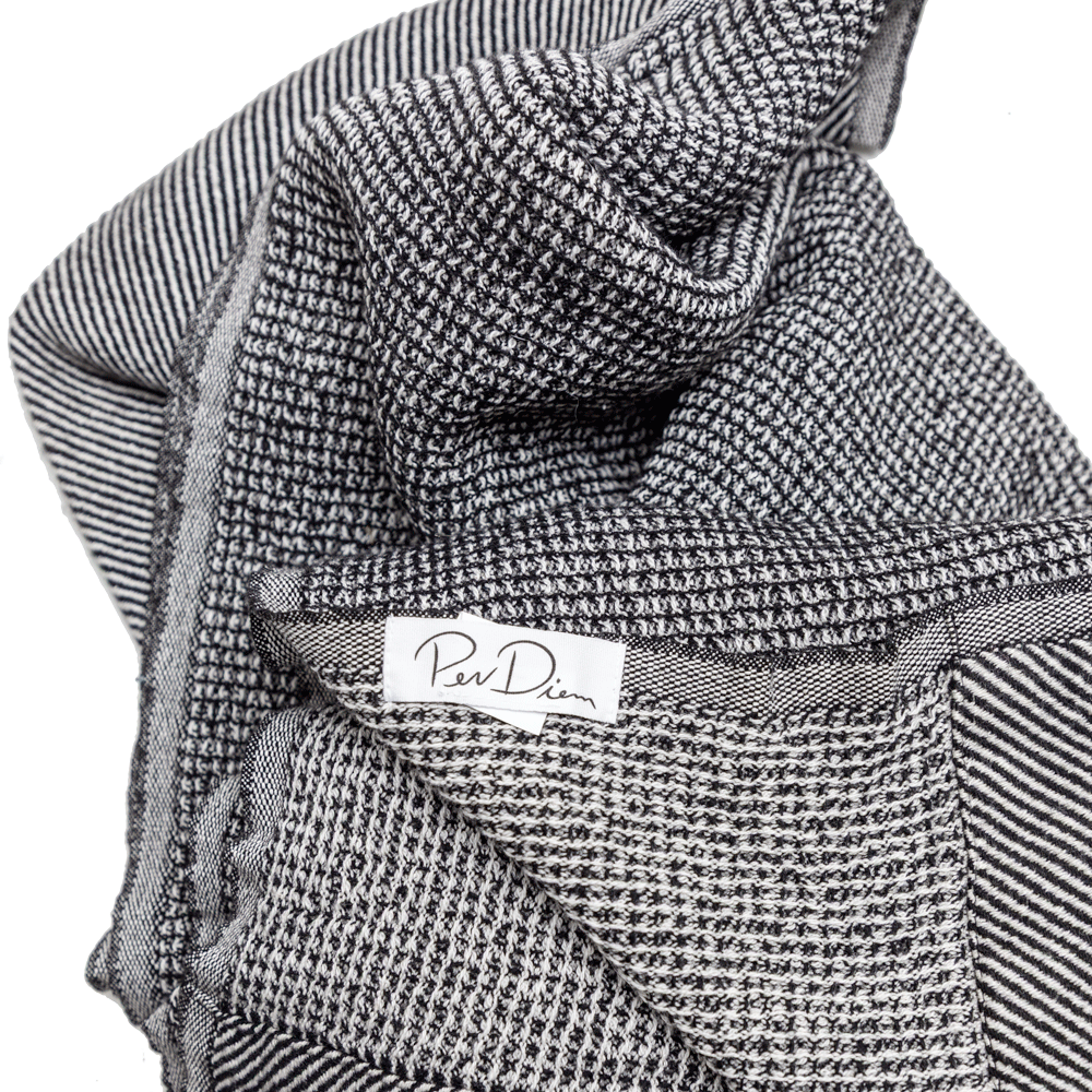 Pergamon Waffle Throw — Black
