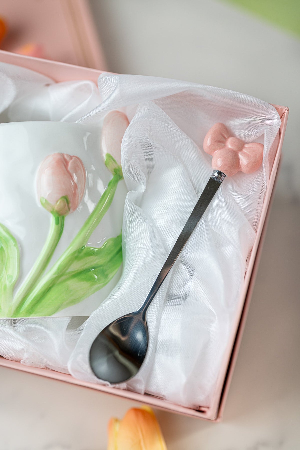 Tulip Ceramic Mug with Spoon Gift Set
