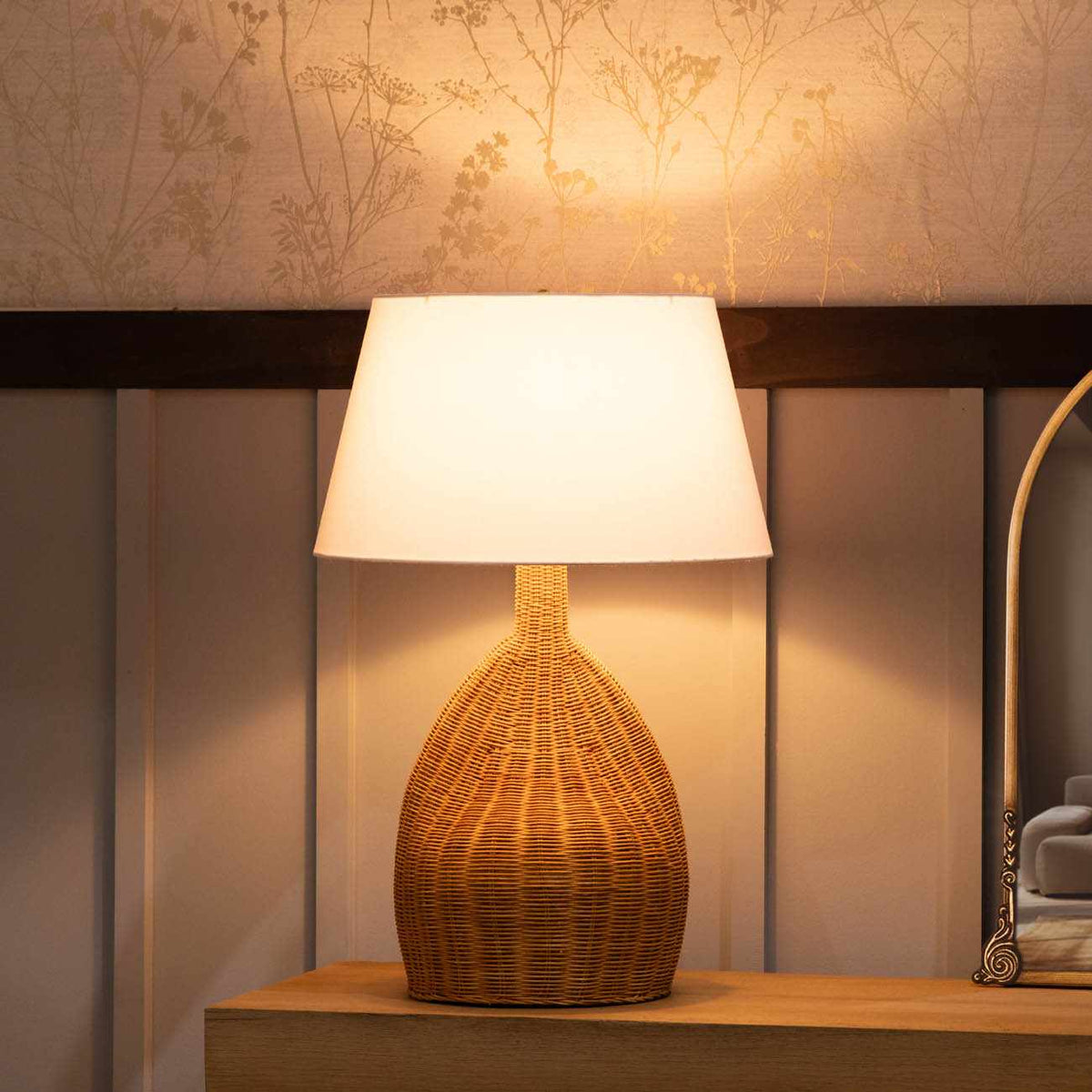 Ponderano Rattan Table Lamp