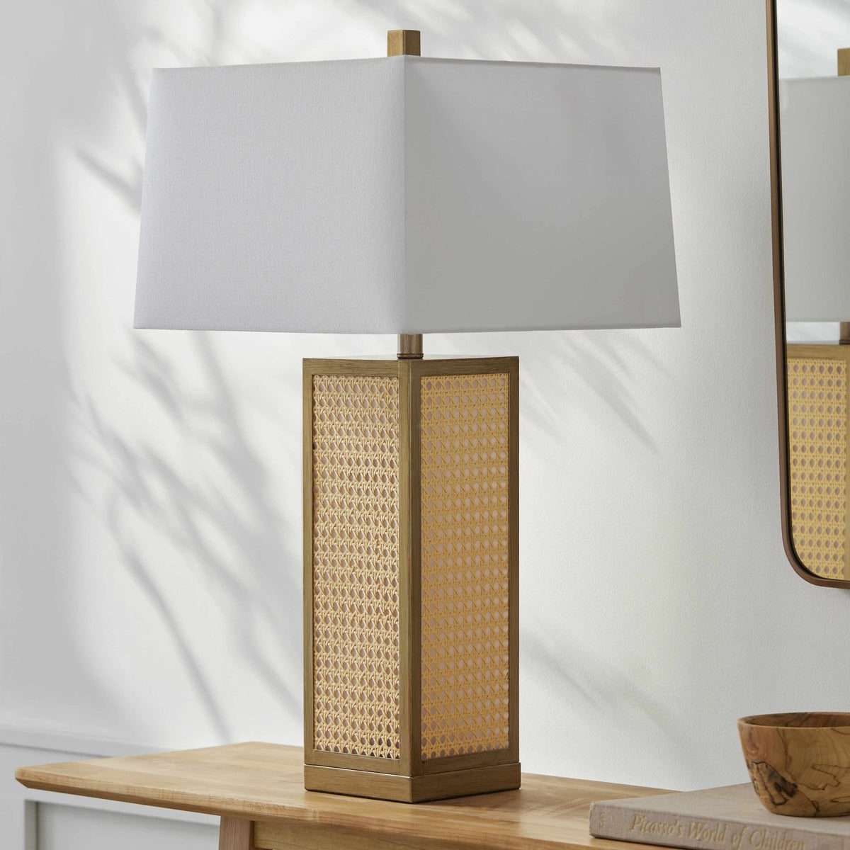 Tlanalapa Rattan Table Lamp