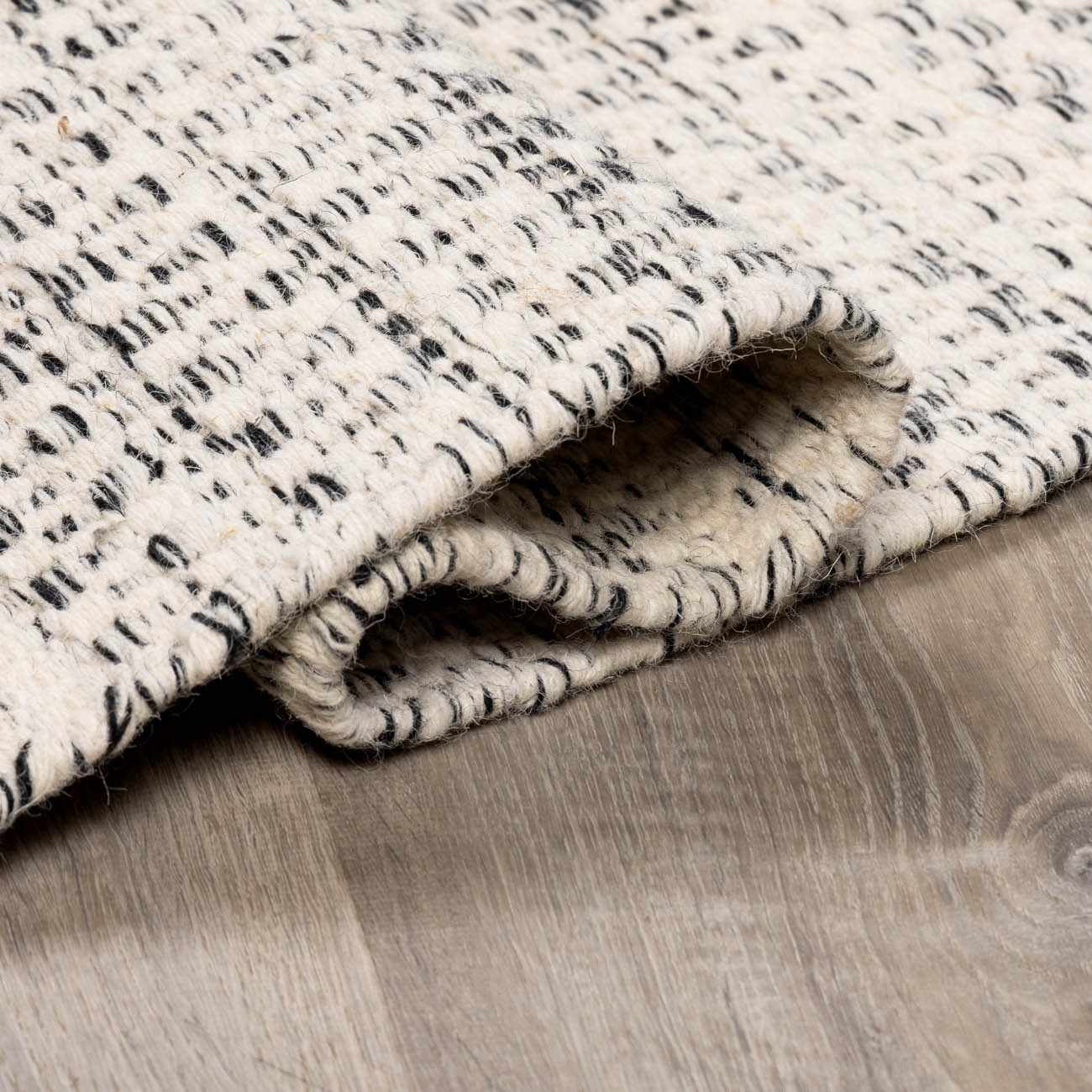 Tierra Wool Area Rug