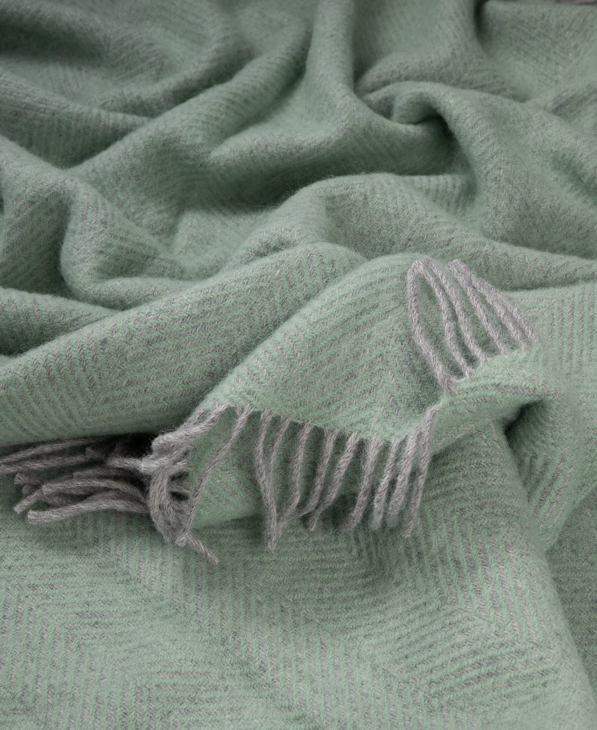 Highland Basil Herringbone Throw