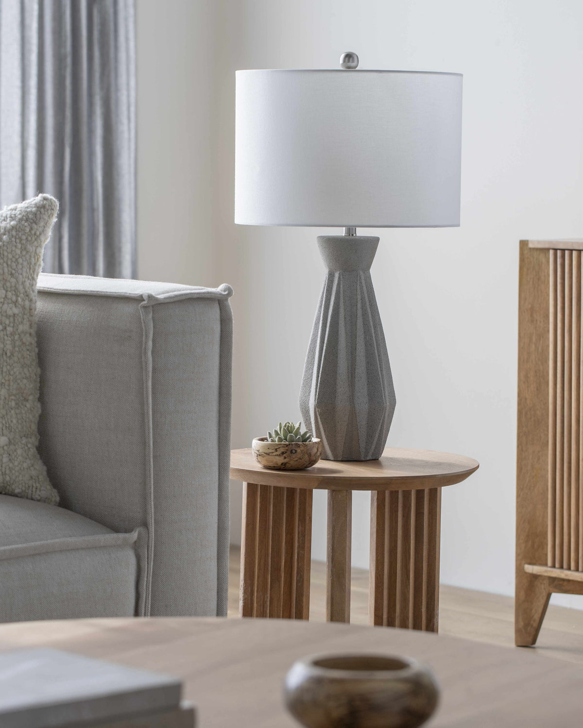 Nieuwegein Cement Table Lamp