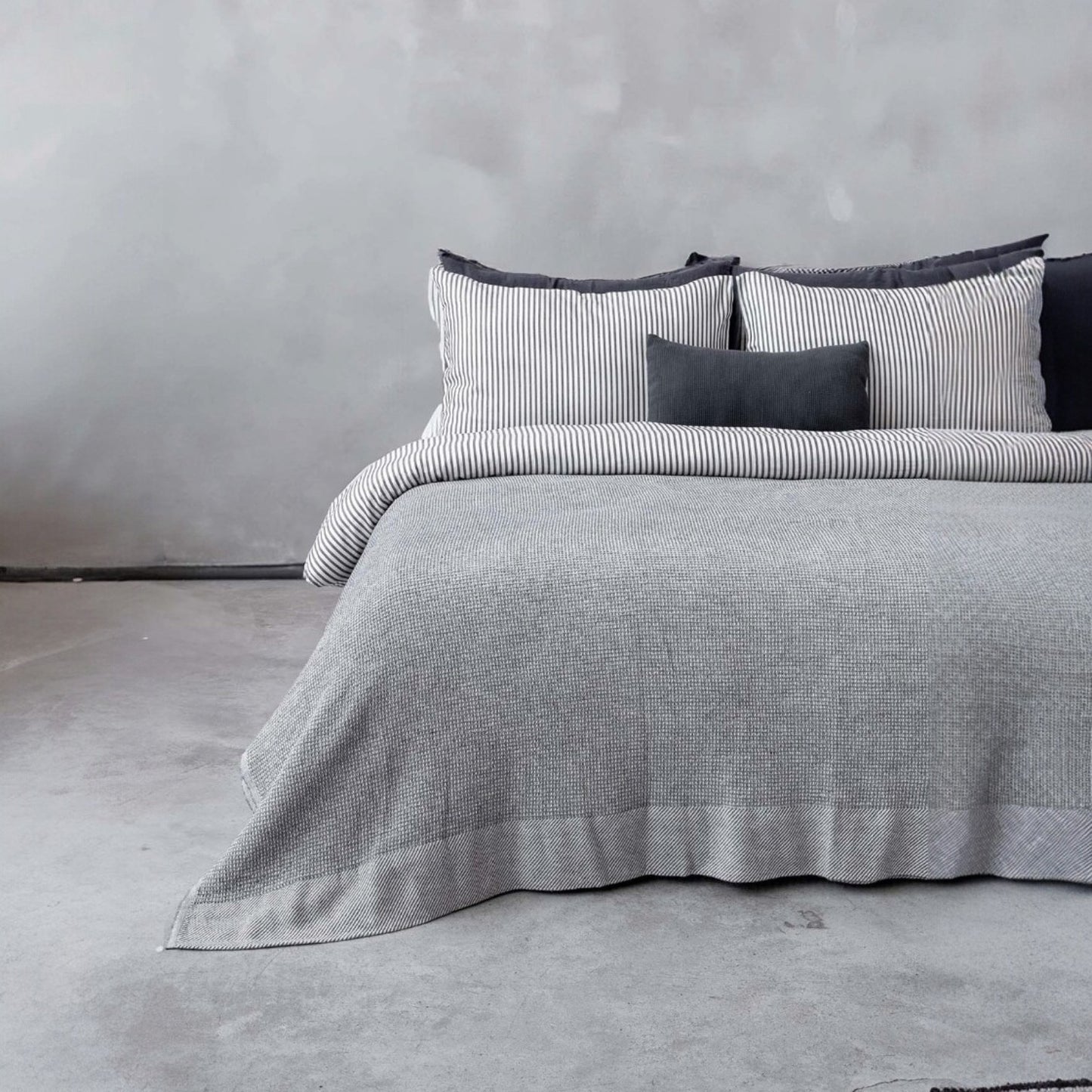 Pergamon Waffle Throw - Grey