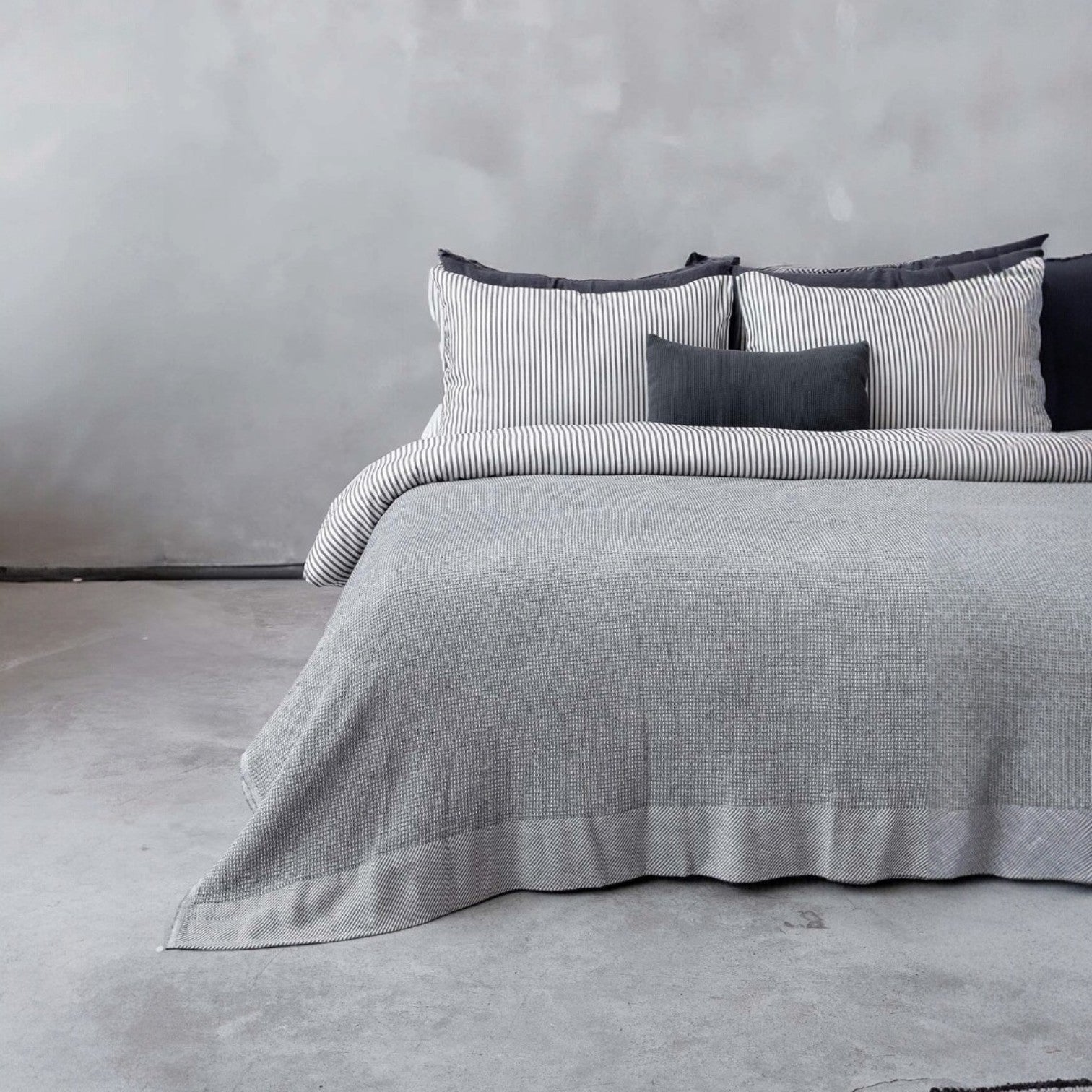 Pergamon Waffle Throw - Grey
